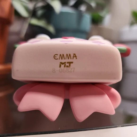 Love Yourself Figurine - Multicolor - Picture 4 of 4